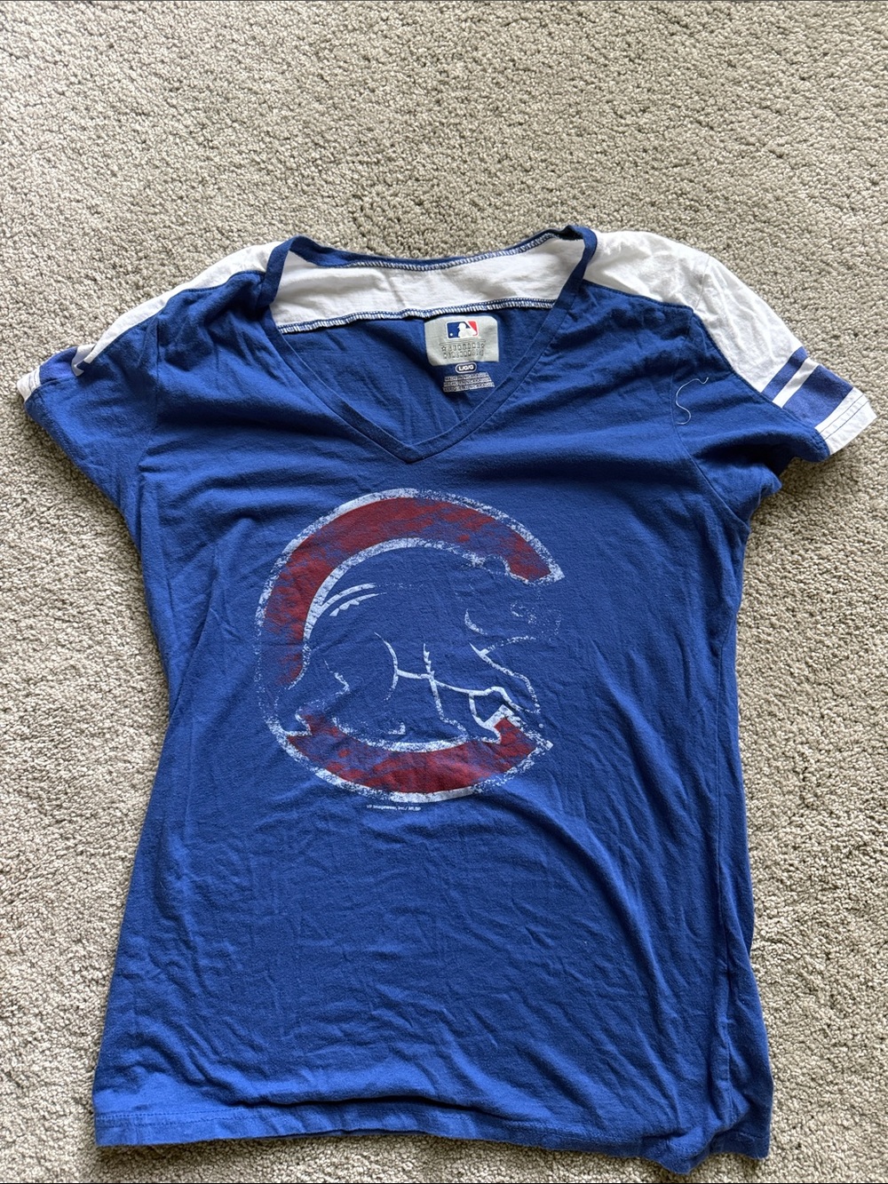 MLB Girls Blue Chicago Cubs V-Neck Tee with White Sleeve Accents